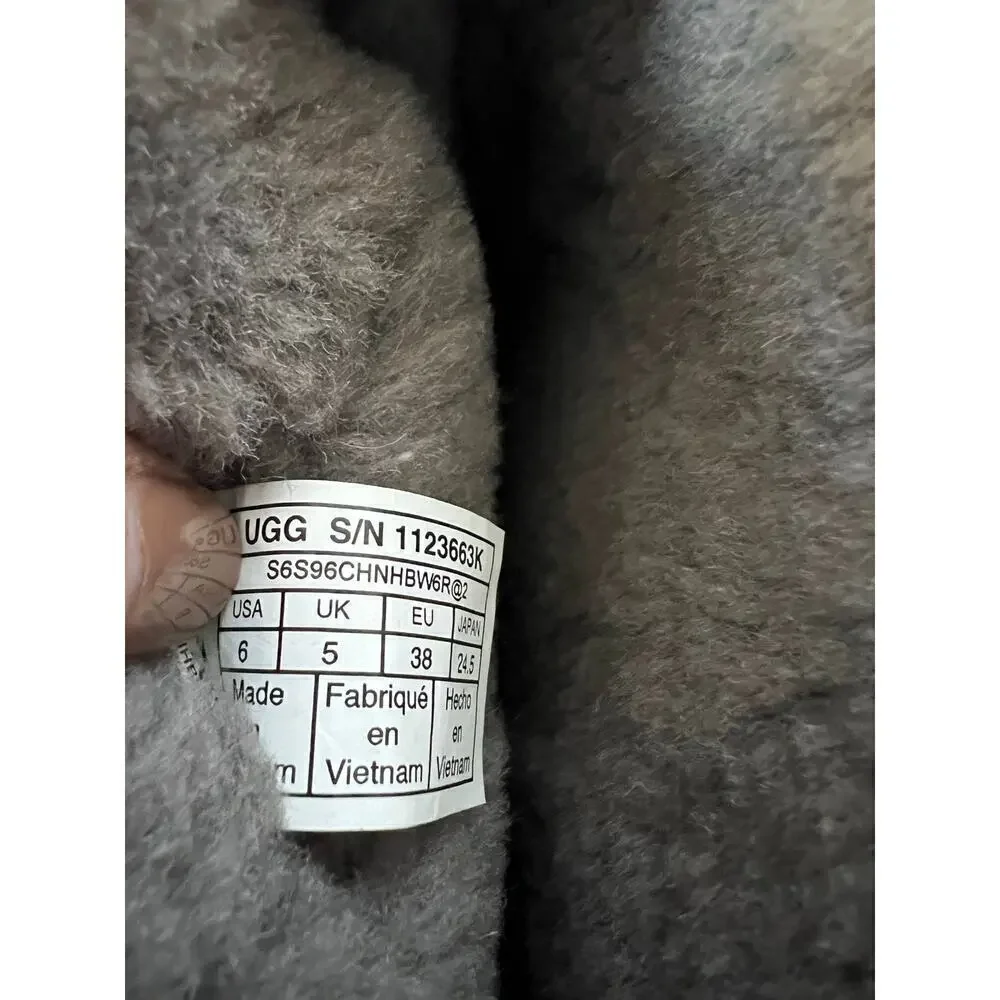 UGG very cute